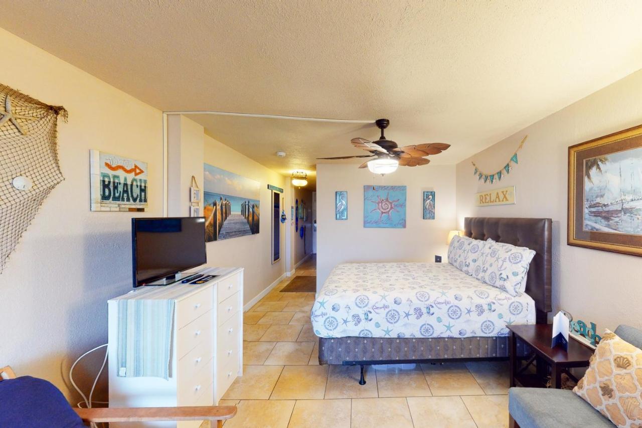 Ocean Jewel Condos Daytona Beach Room photo