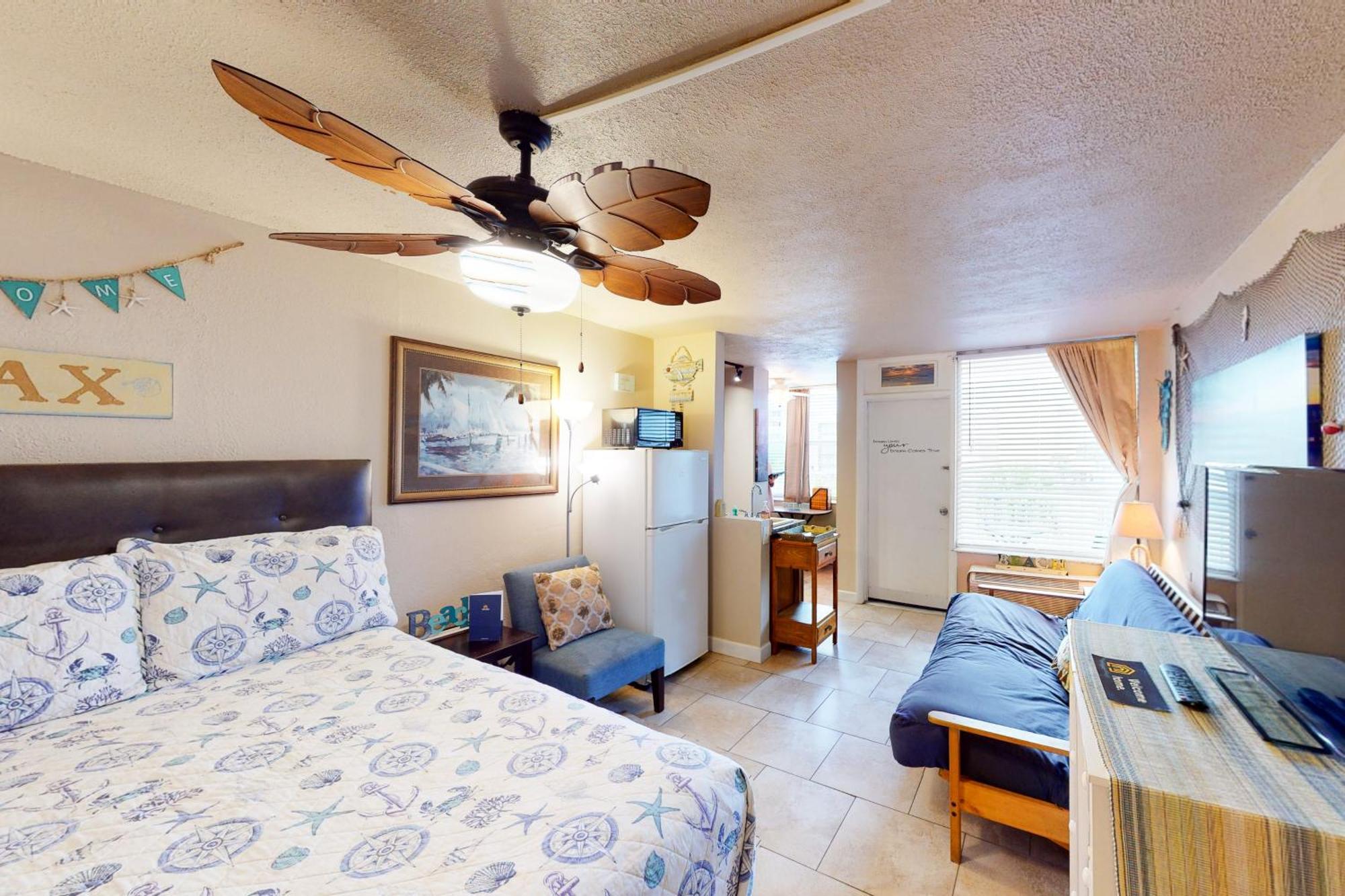 Ocean Jewel Condos Daytona Beach Room photo