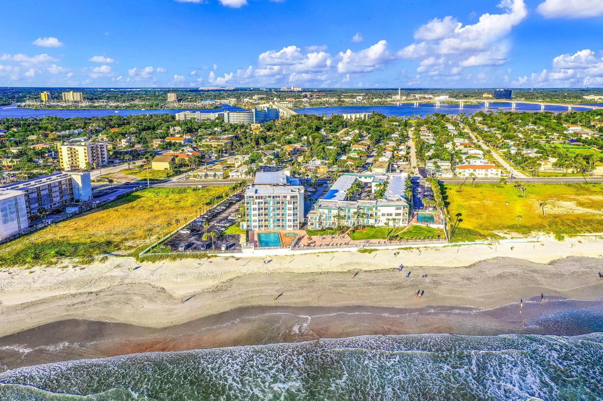 Ocean Jewel Condos Daytona Beach Exterior photo